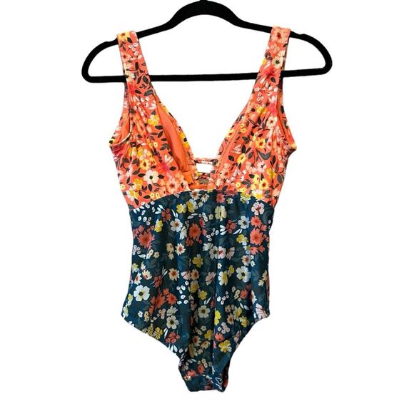 Palisades Beach Club NWT Floral Print One Piece Swimsuit sz S - Picture 3 of 14